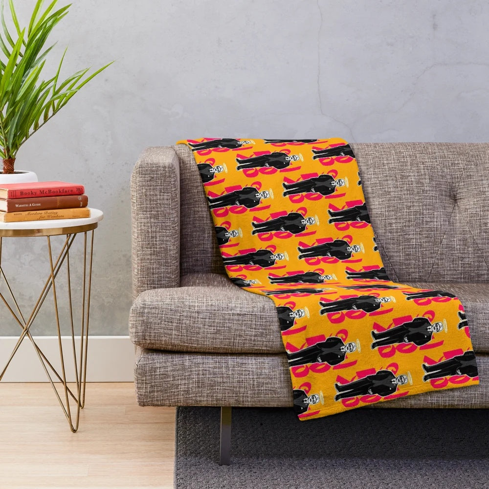 Goyo Hand II plush blanket with minimalist, nature-inspired design