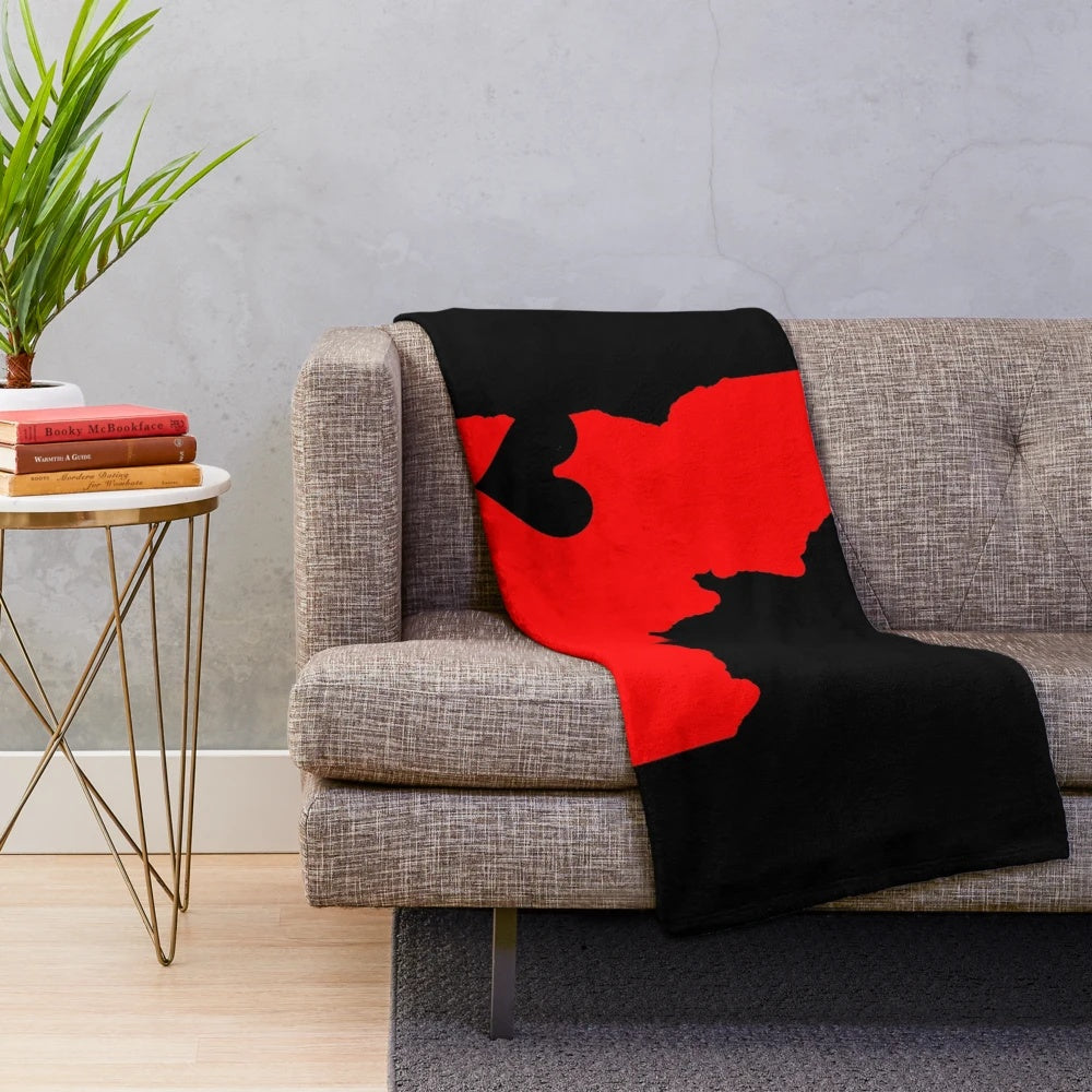 Heart-shaped plush blanket in Idaho theme