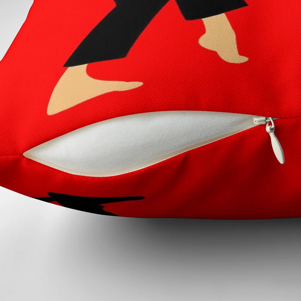 Pulp Fiction-inspired movie pillow featuring Uma Thurman and John Travolta