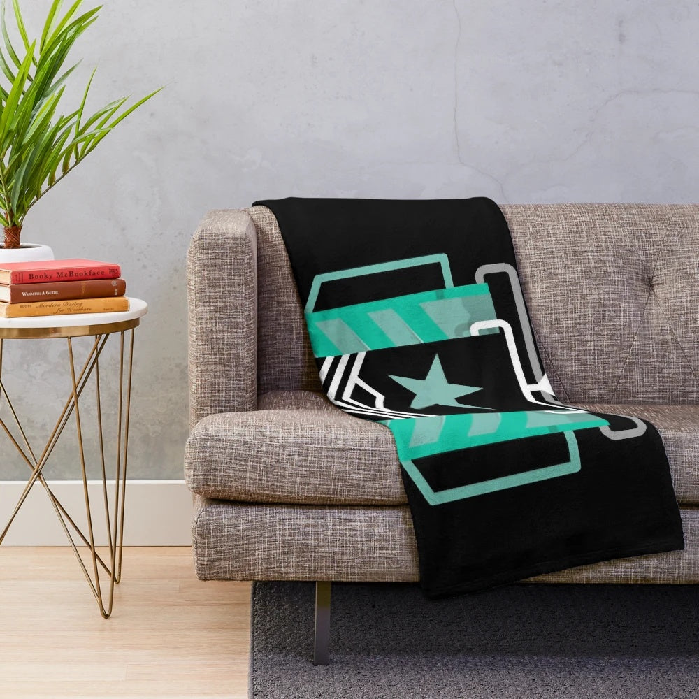 Soft and cozy diamond pattern plush blanket