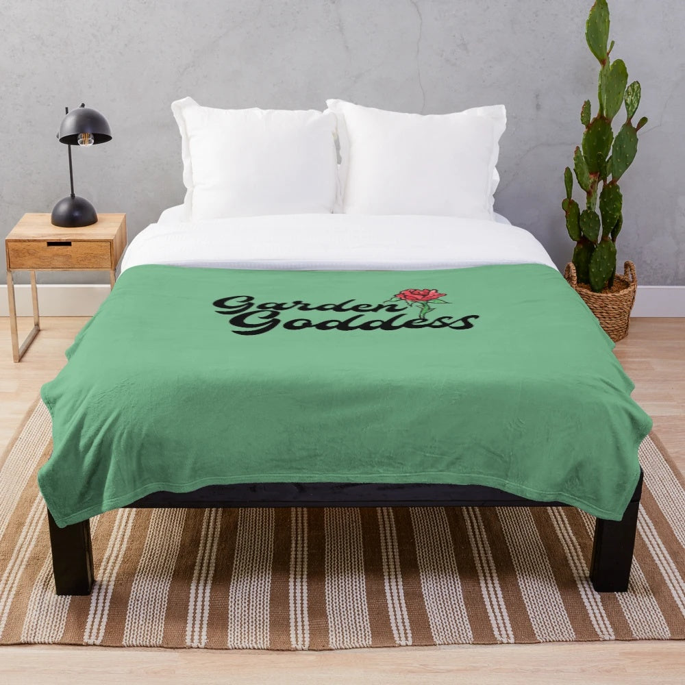 Lush floral pattern plush blanket for a nature-inspired home
