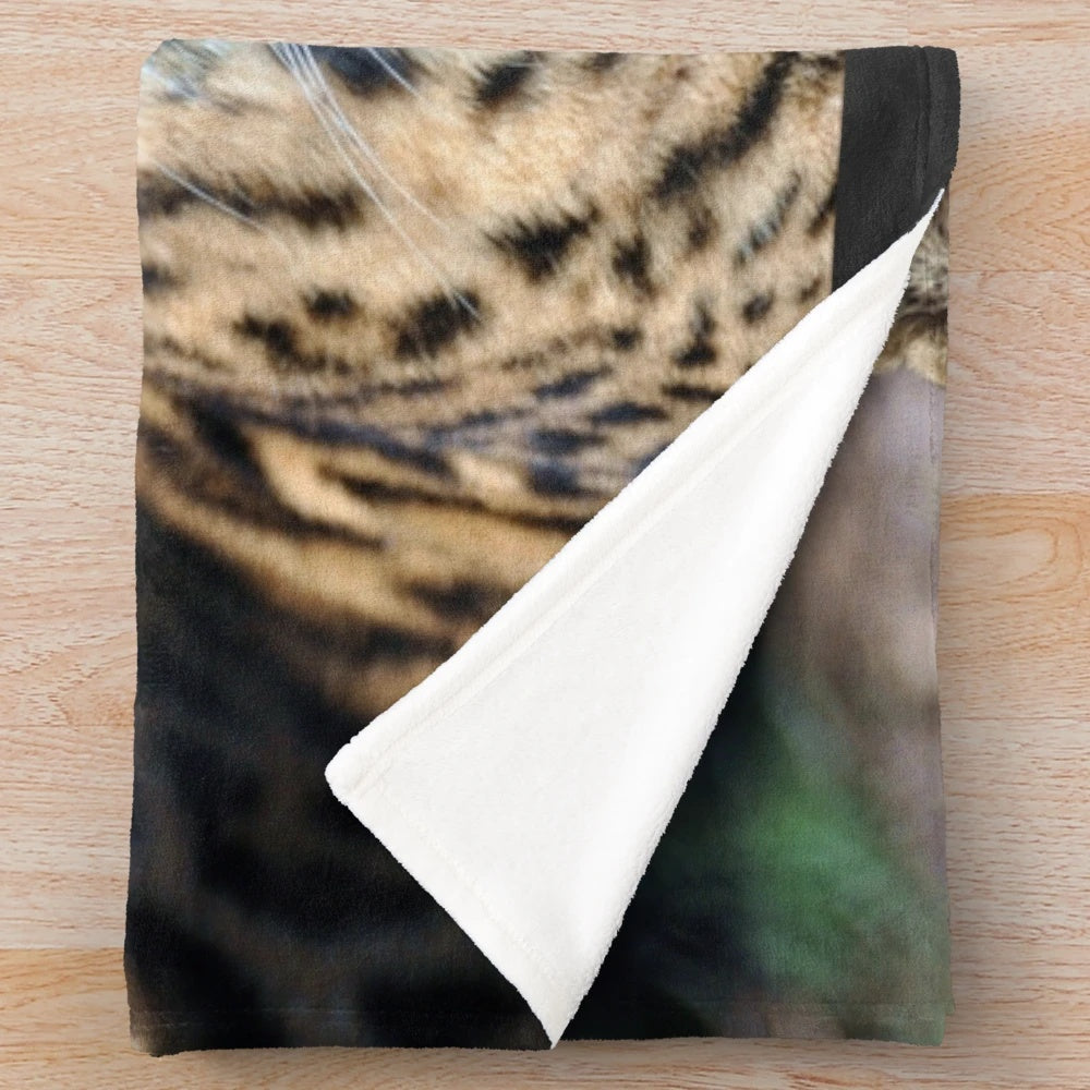 Jaguar plush blanket with soft and cozy design