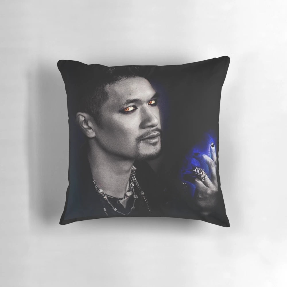 Magnus Bane, a beloved character from the Shadowhunters TV series, featured on a comfortable and stylish pillow.