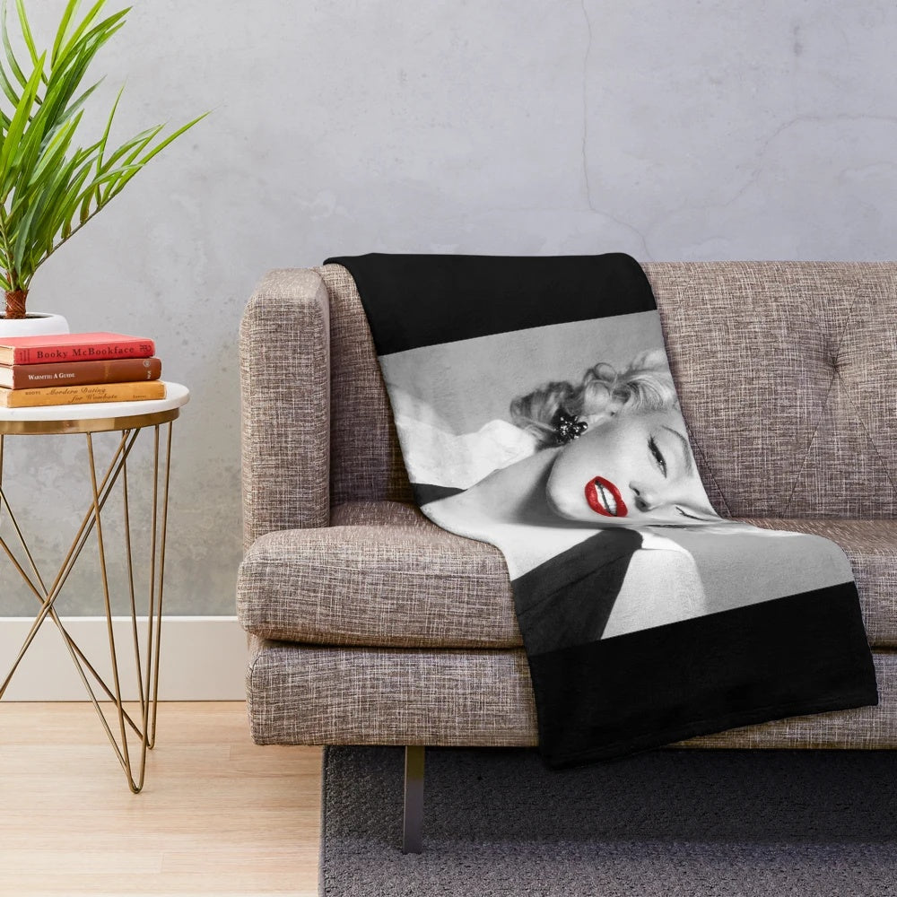 Marilyn Monroe inspired plush blanket with love and rose design