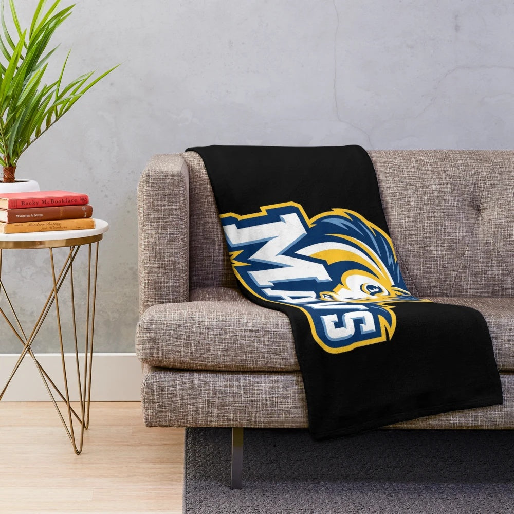 Medaille Mavericks-inspired plush blanket featuring college sports design