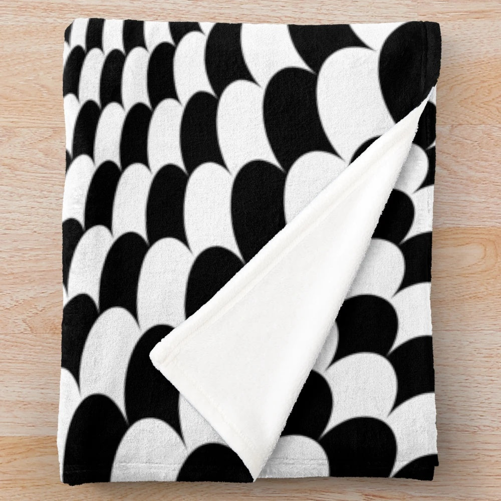Optical illusion black and white houndstooth pattern plush blanket
