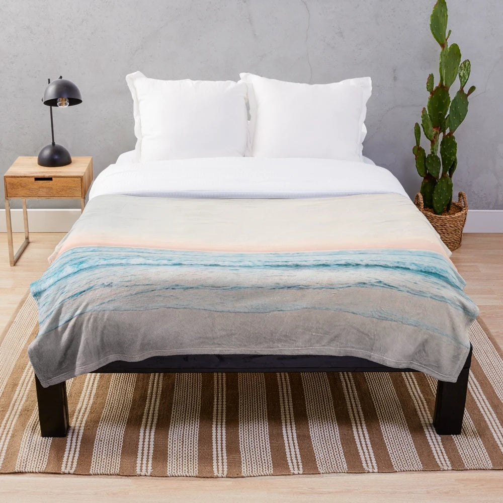 Minimalist ocean print plush blanket