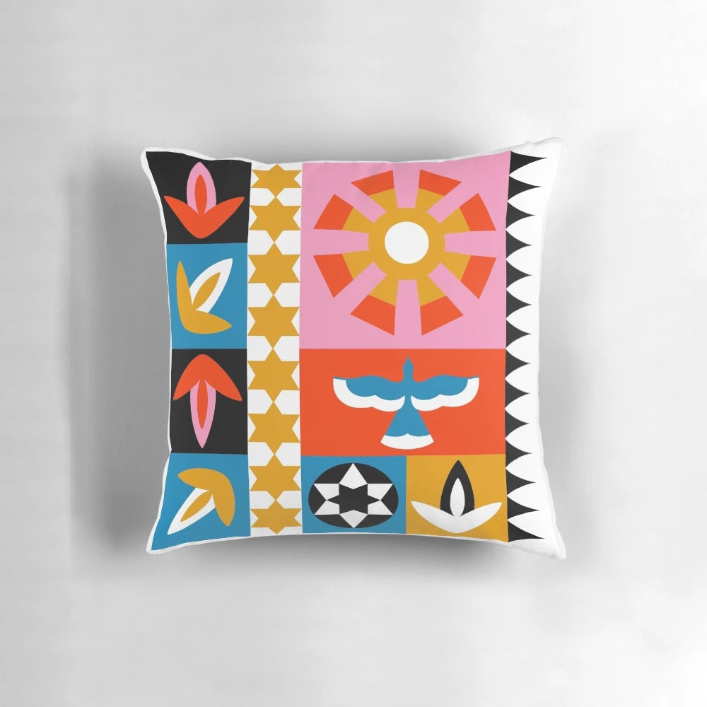 Mosaico Armorial Pillow featuring a stunning mosaic design with birds and snakes, representing the rich cultural heritage of Northeast Brazil.