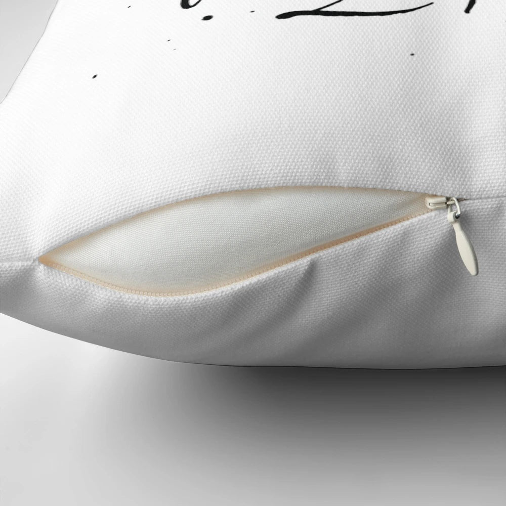 Inspirational pillow with the text 'Great Things Never Came From Comfort Zones