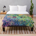 Lovely nature-inspired plush blanket with floral design