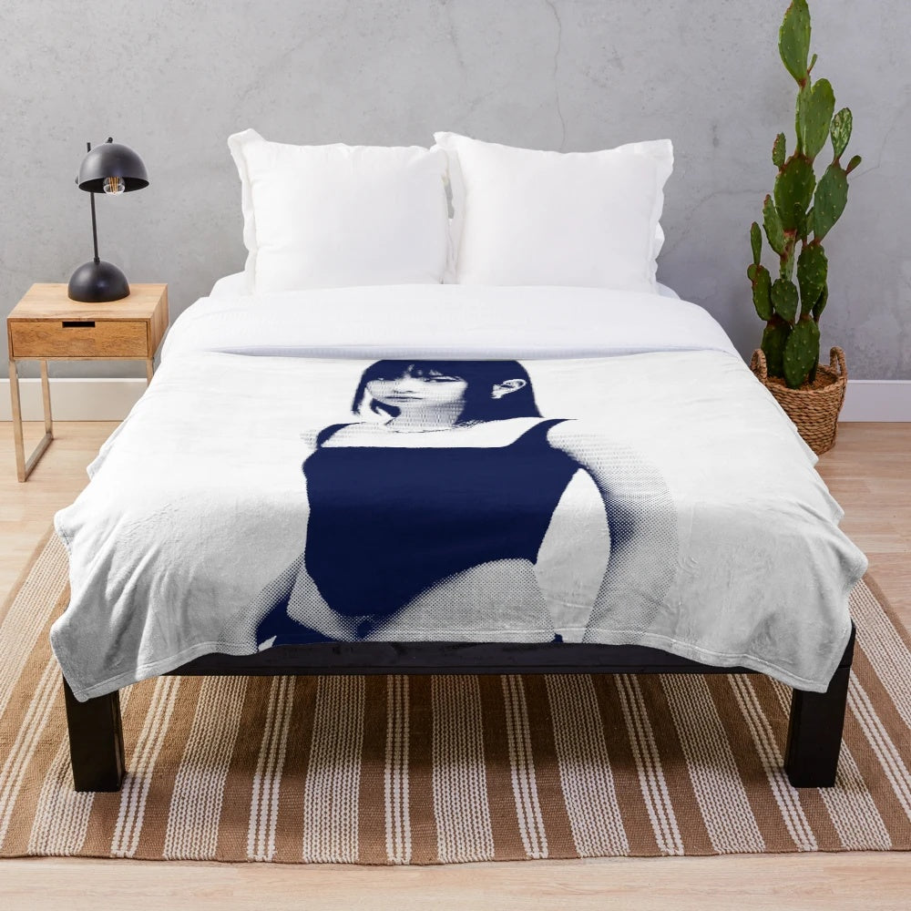 Newjeans Hanni Plush Blanket