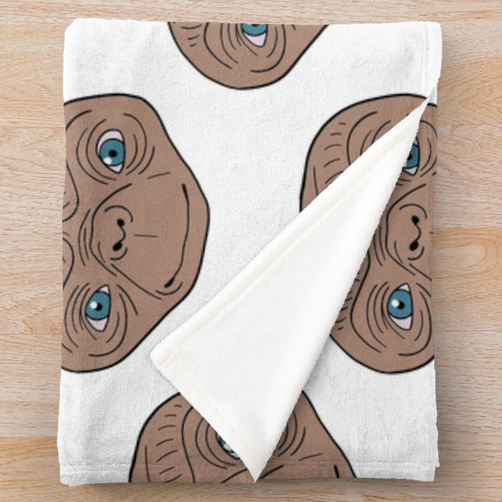 E.T. the Extra-Terrestrial plush blanket with vintage 80s design