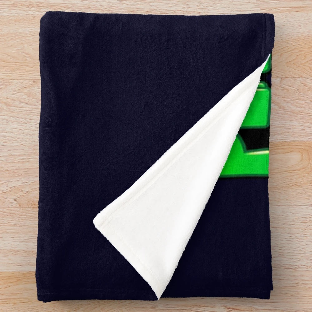 Peashooter-inspired plush blanket featuring the iconic Plants vs Zombies character