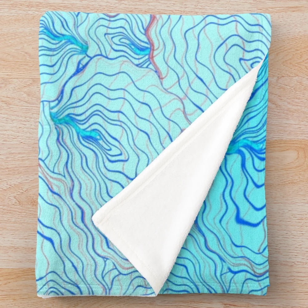 Piscina mexida plush blanket with vibrant abstract pattern