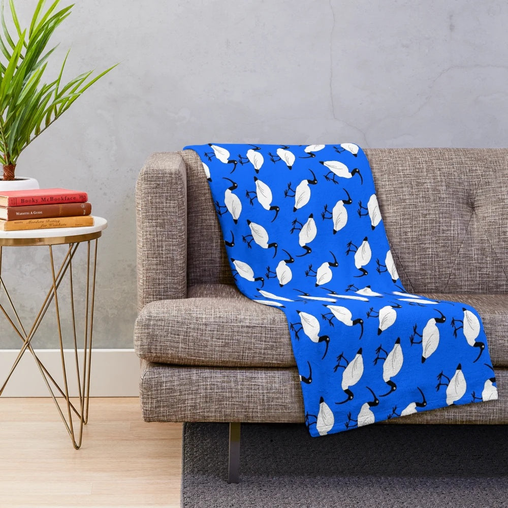 Plush bin chickens patterned blue blanket
