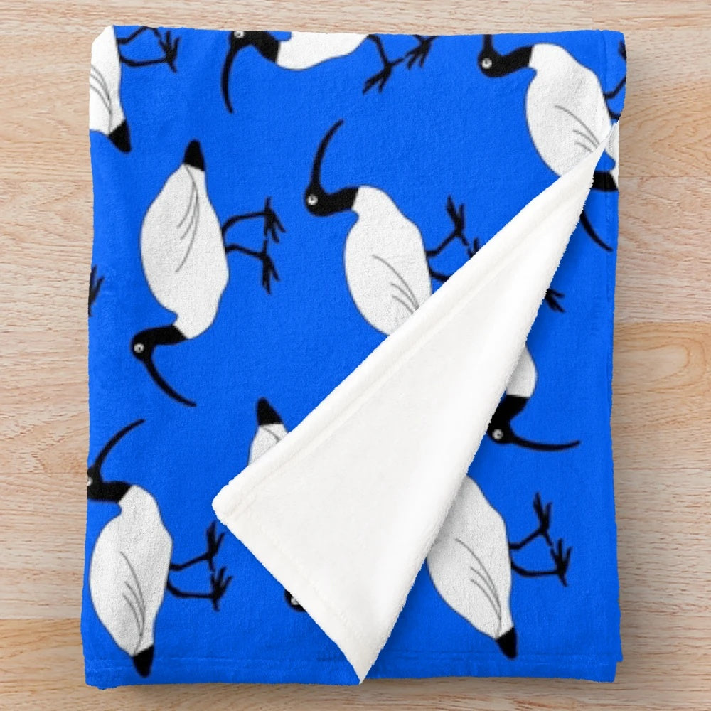 Plush bin chickens patterned blue blanket