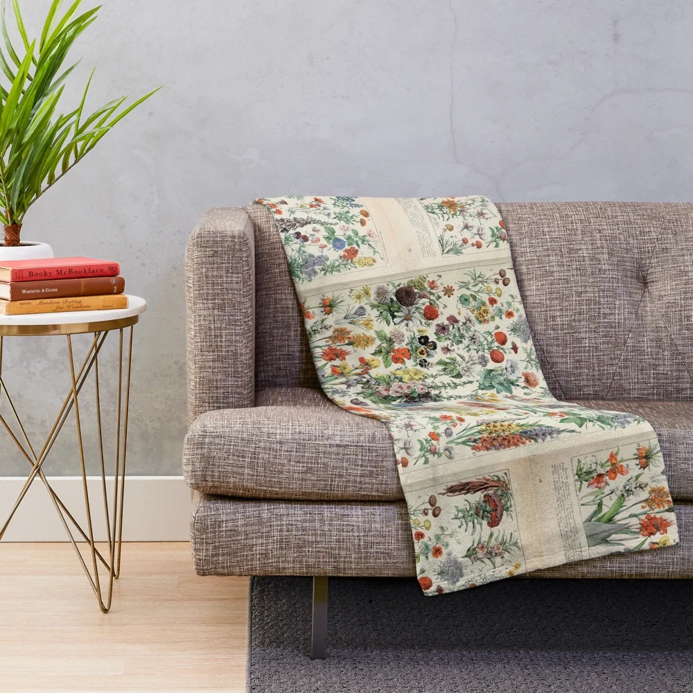 Plush blanket with Adolphe Millot's fleurs artwork
