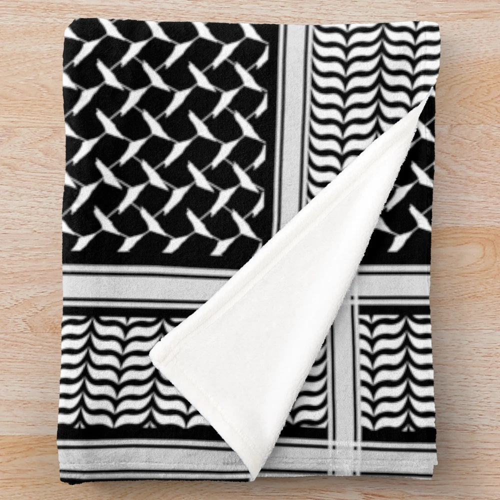 Soft plush blanket featuring a detailed palestine map and traditional keffiyeh pattern