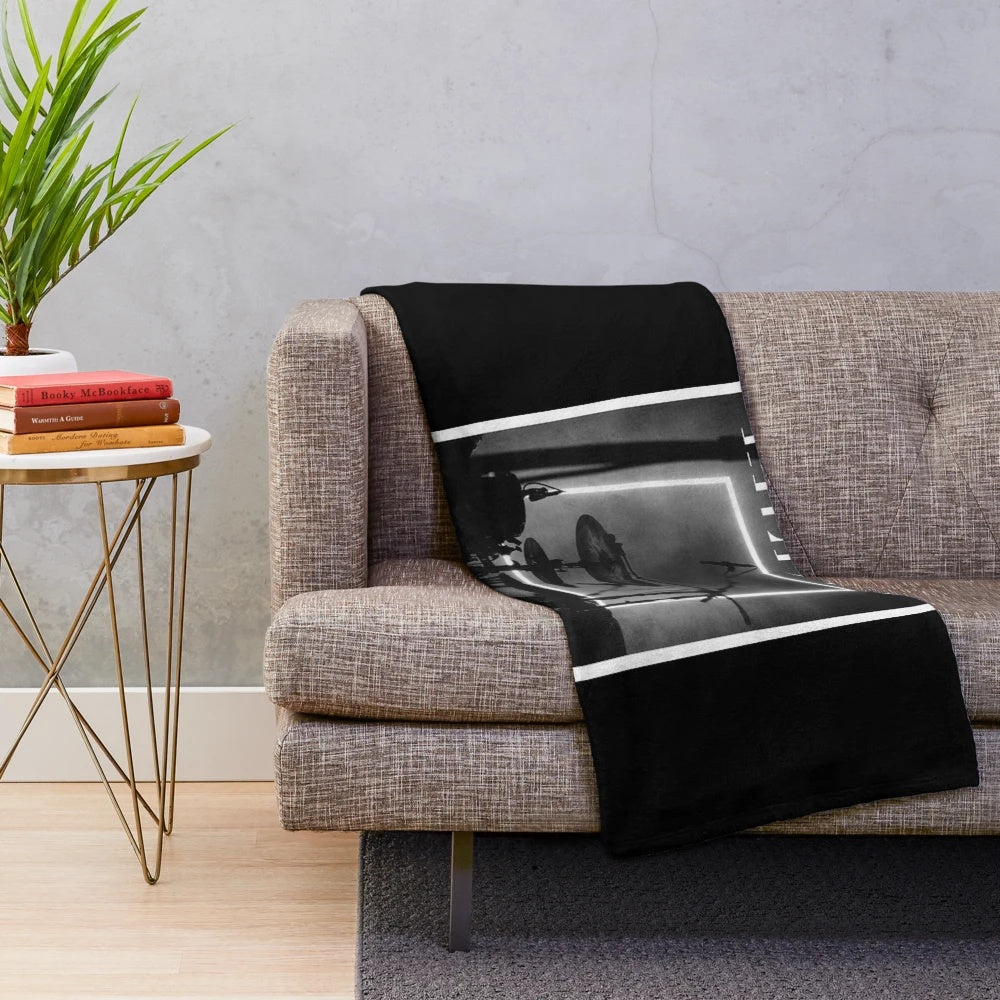 Retro 1970s-inspired plush blanket in a soft, comfortable design