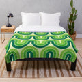 Retro geometric gradient design plush blanket