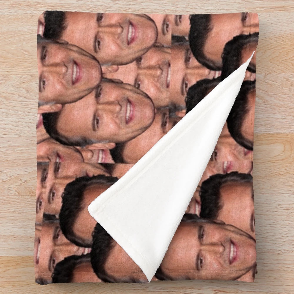 Plush blanket featuring Bruce Campbell's head from the Evil Dead movie
