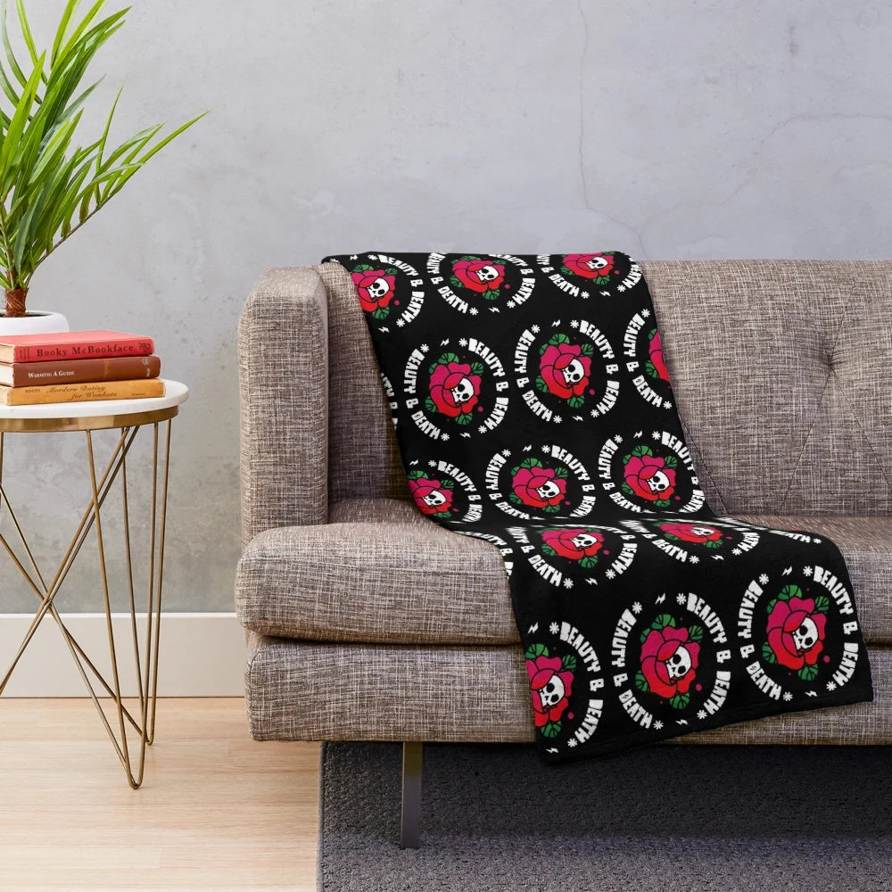 Plush blanket with retro inspired nature-themed design