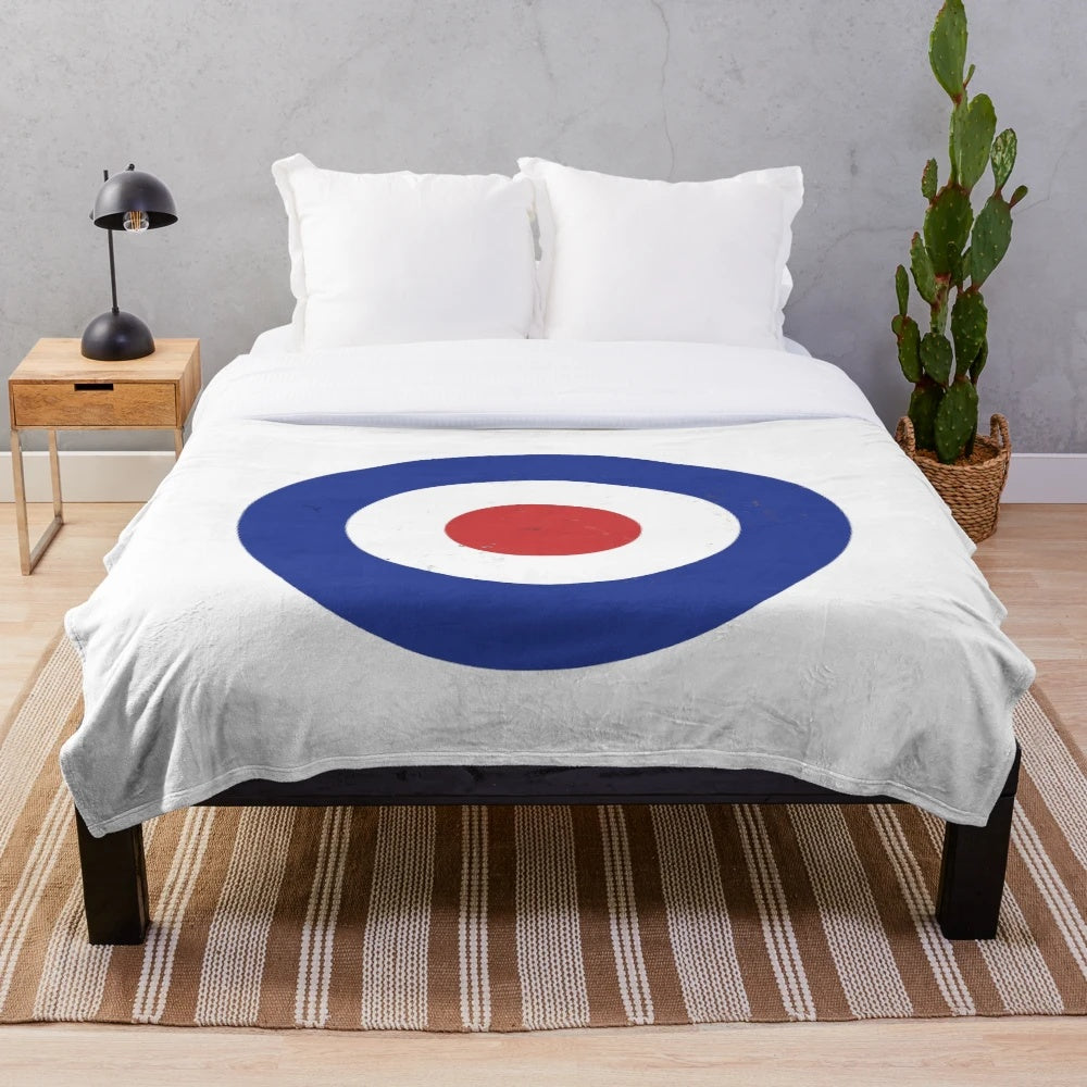 Retro plush blanket with mod-inspired design