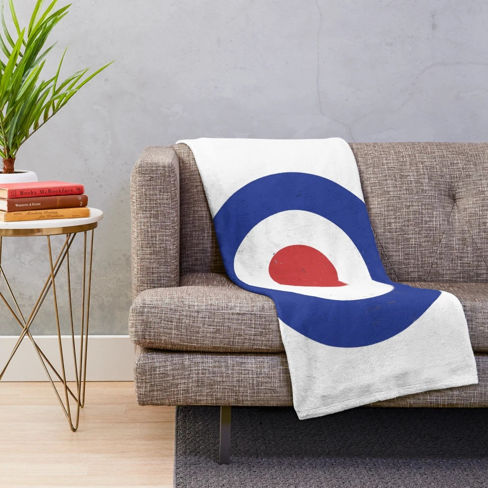 Retro plush blanket with mod-inspired design