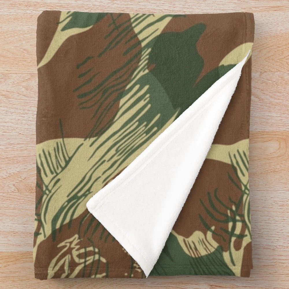 Rhodesian-inspired brush stroke camouflage plush blanket