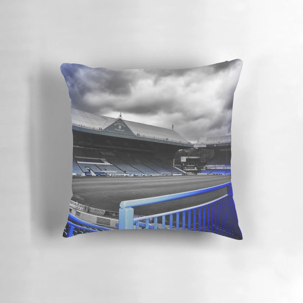 Sheield Wednesday Football Club (SWFC) Clock Pillow