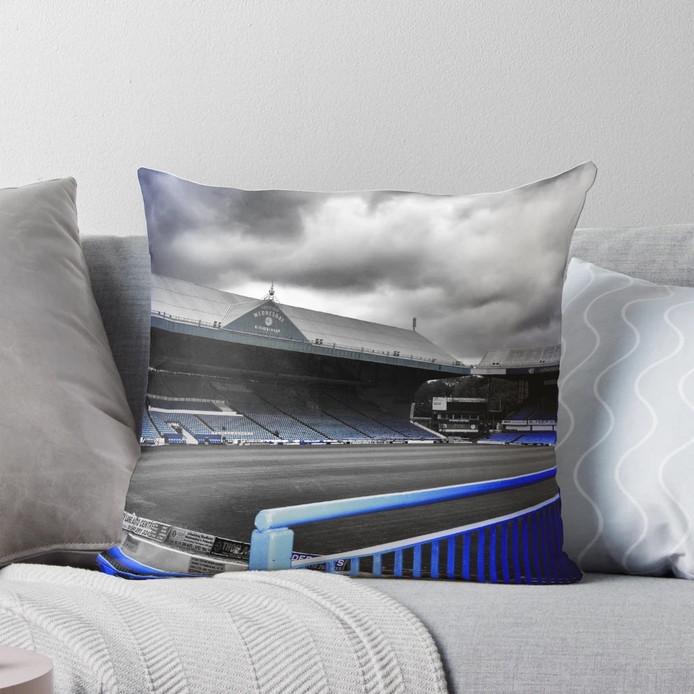 Sheield Wednesday Football Club (SWFC) Clock Pillow