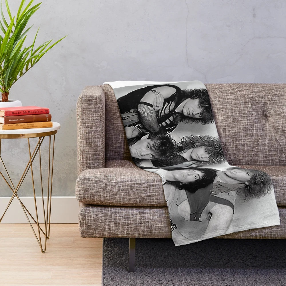 Plush blanket with cuddly cartoon characters