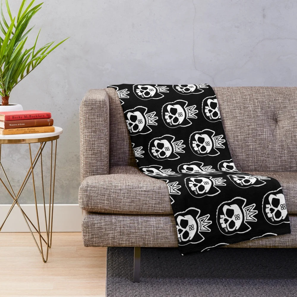 Soft and plush cat-themed blanket for cozy relaxation