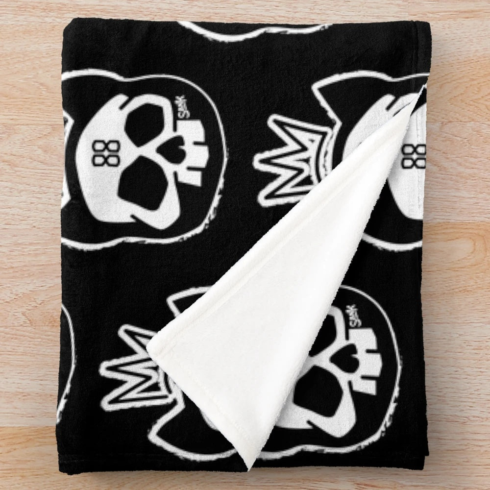 Soft and plush cat-themed blanket for cozy relaxation