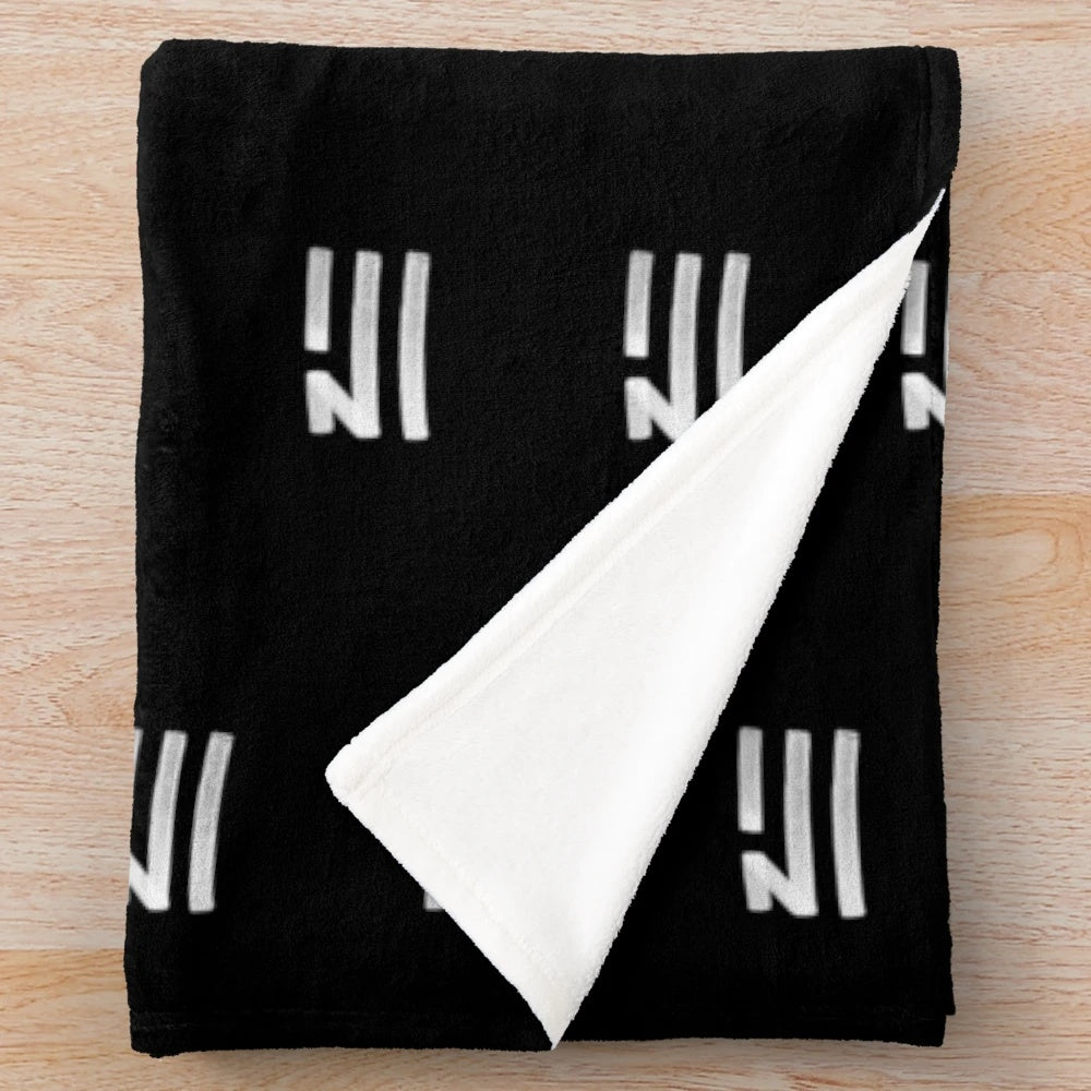 Zhu Plush Blanket - A soft and cozy bedding accessory for the home