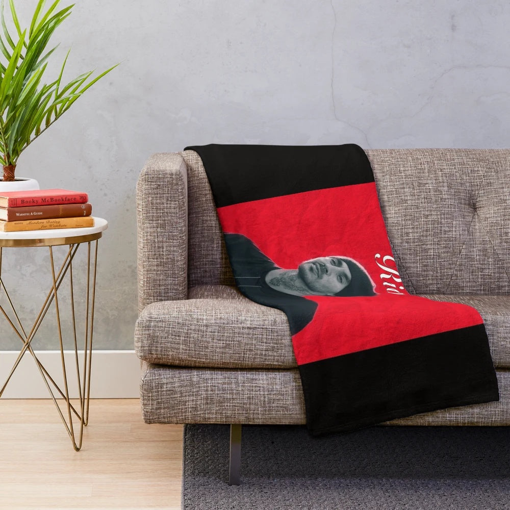 Soft and plush polyester blanket for home decor