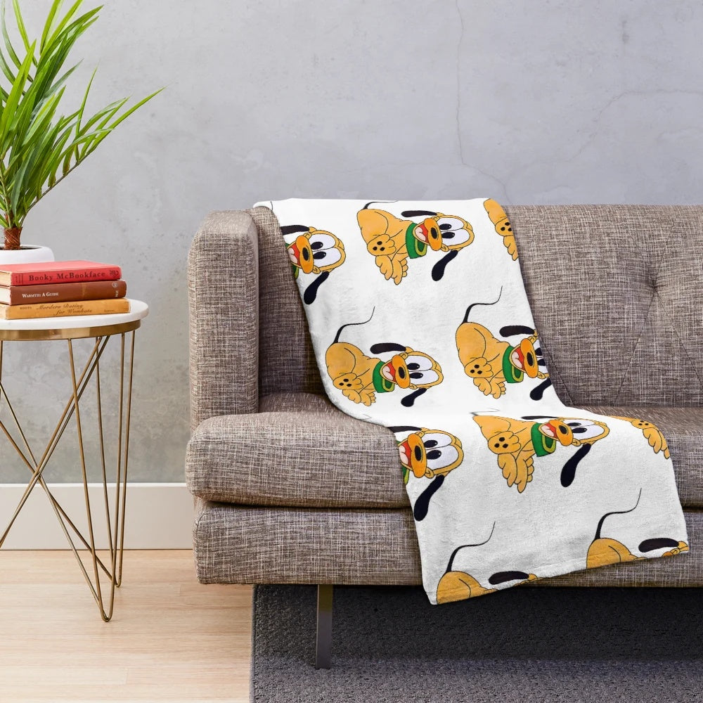 Plush blanket featuring Disney cartoon characters