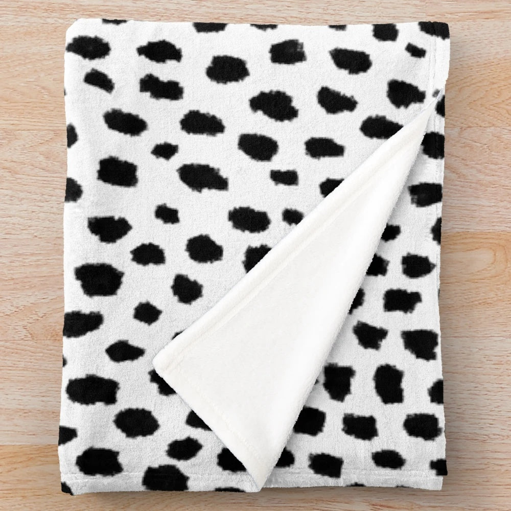 Dalmatian spots pattern plush blanket
