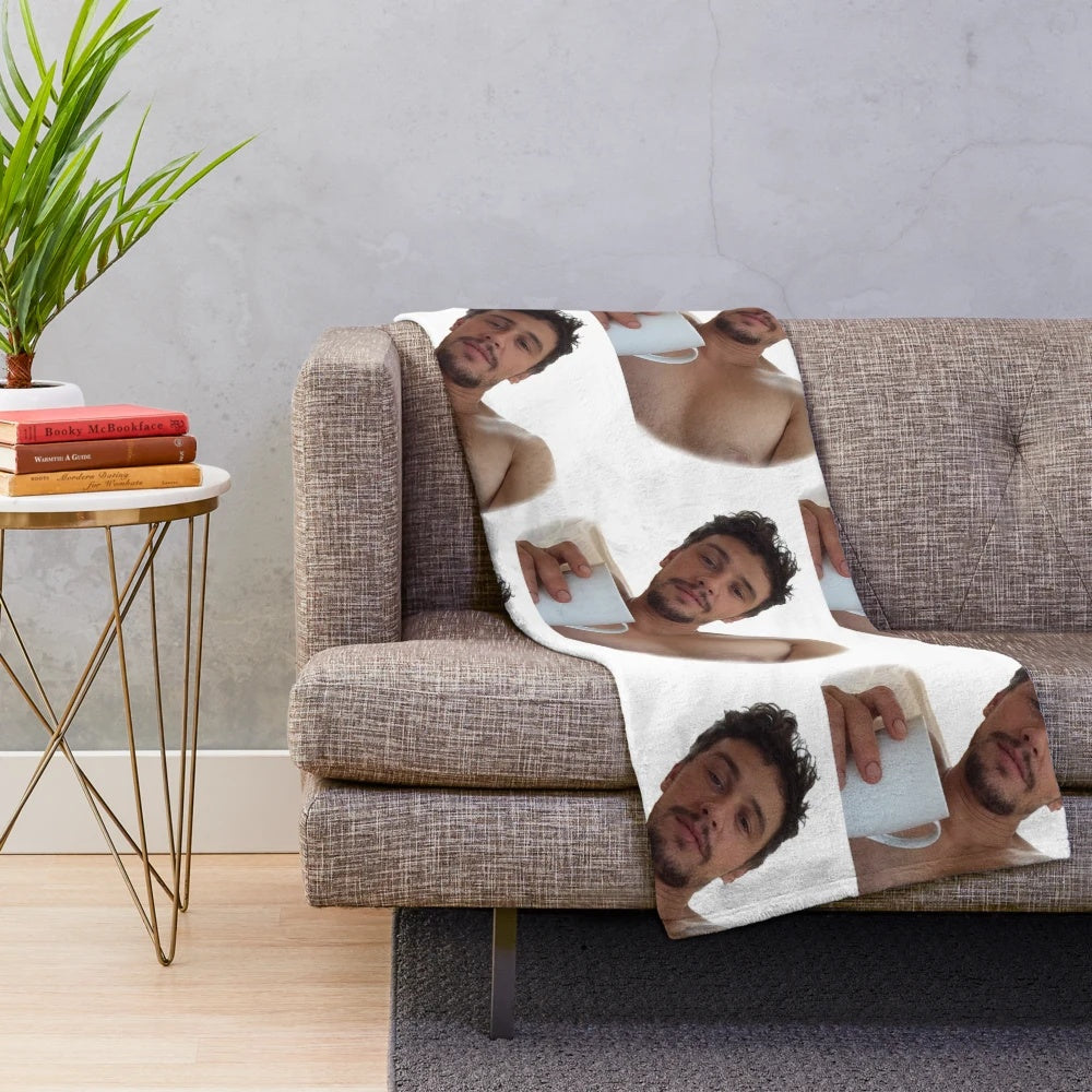 Soft and plush blanket with 90s-inspired design