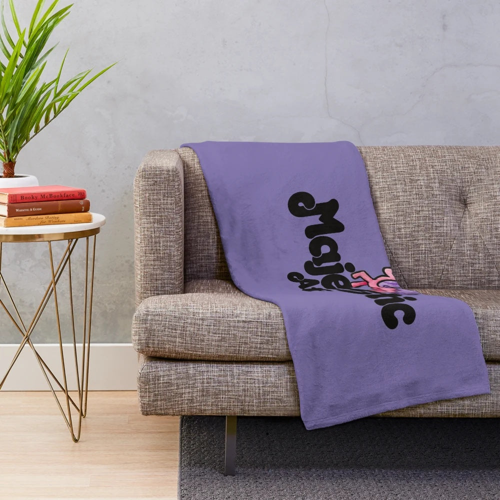 Soft and plush unicorn design blanket