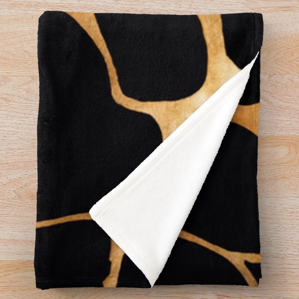 Giraffe skin texture plush blanket with soft, cozy fabric