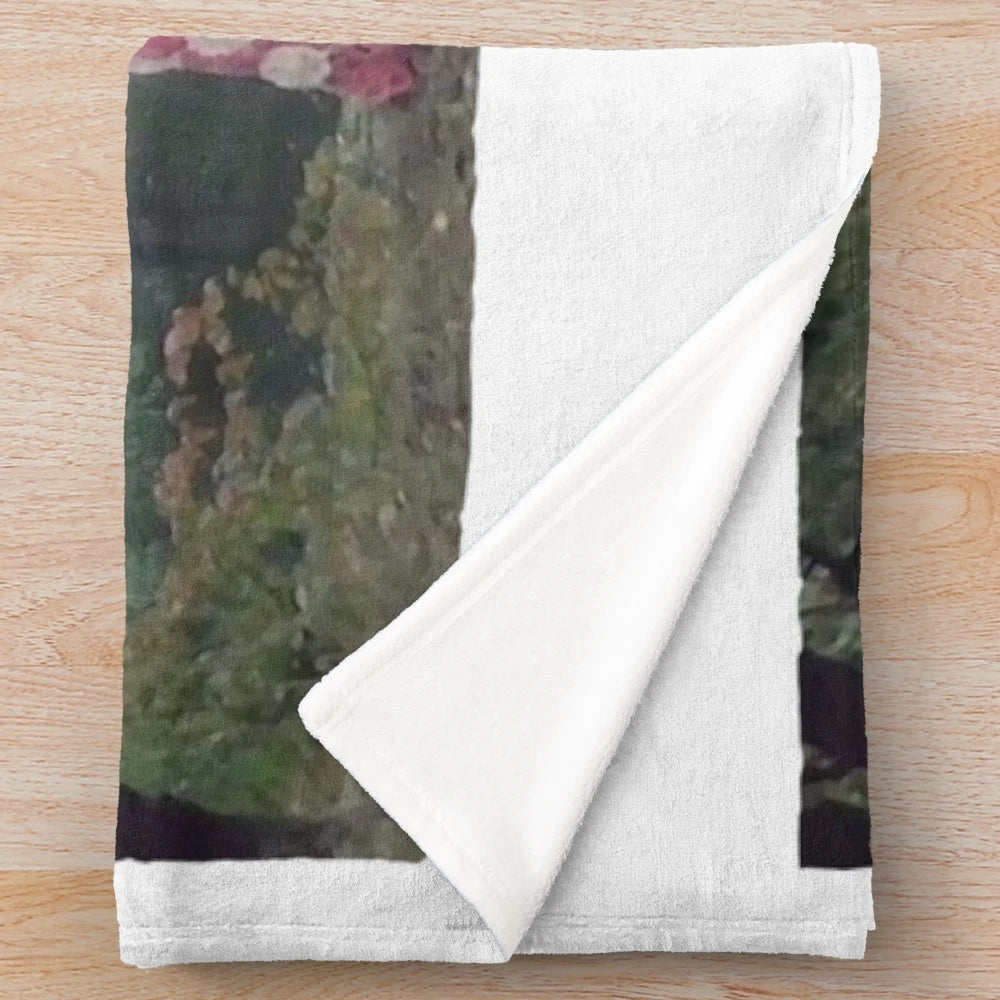 Solaris Inspired Plush Blanket with Soft, Cozy Green Landscape Design