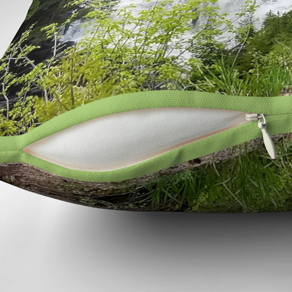Waterfall-patterned pillow for a relaxing sleep experience