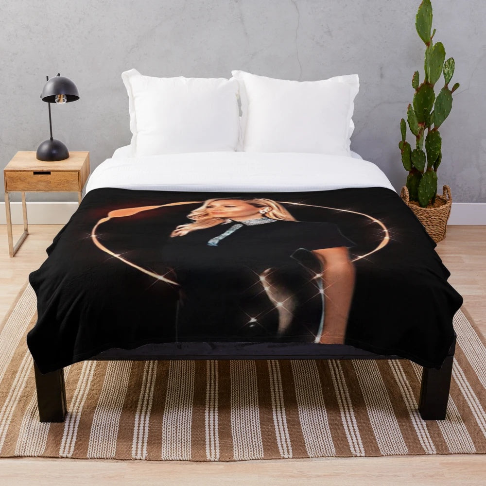 Helene Fischer-inspired plush blanket with collage design