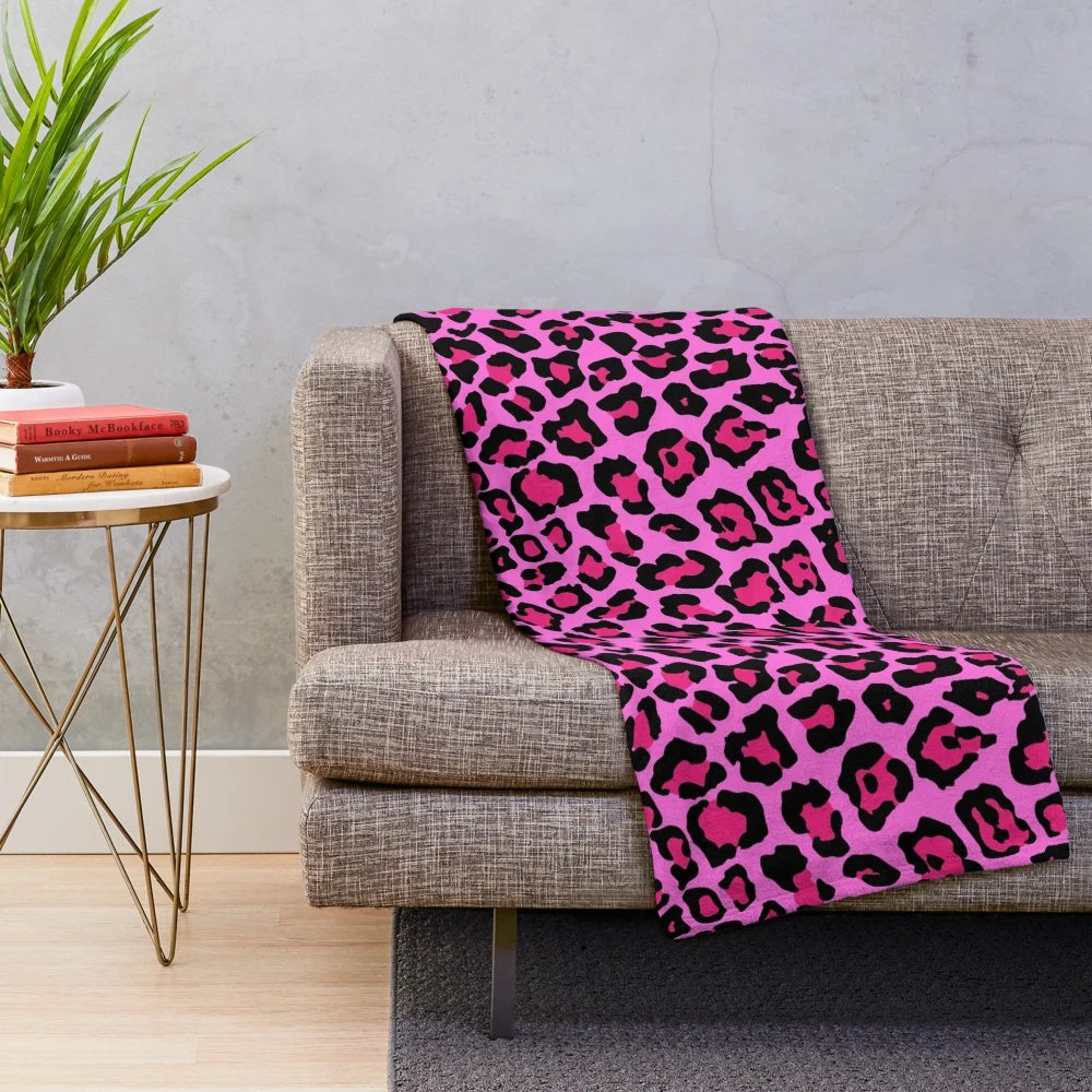 Hot pink cheetah print plush blanket