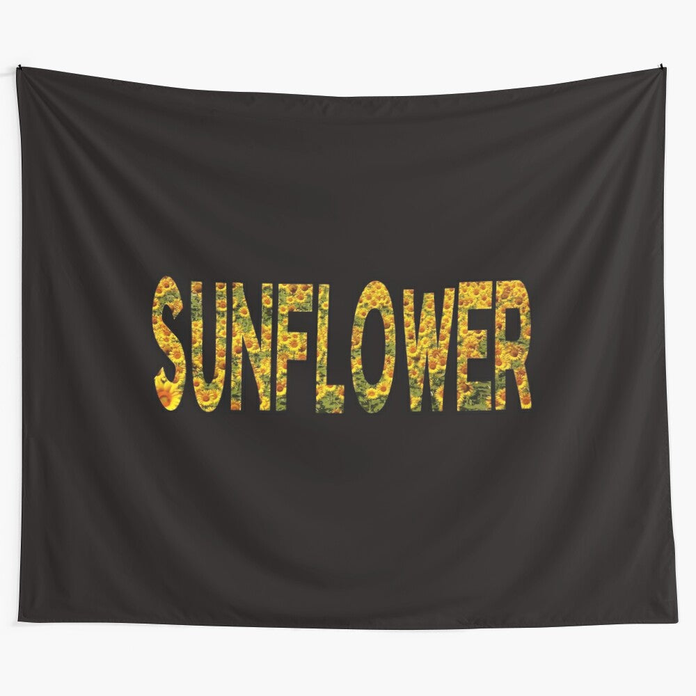 Sunflower lover tapestry featuring a vibrant sunflower design