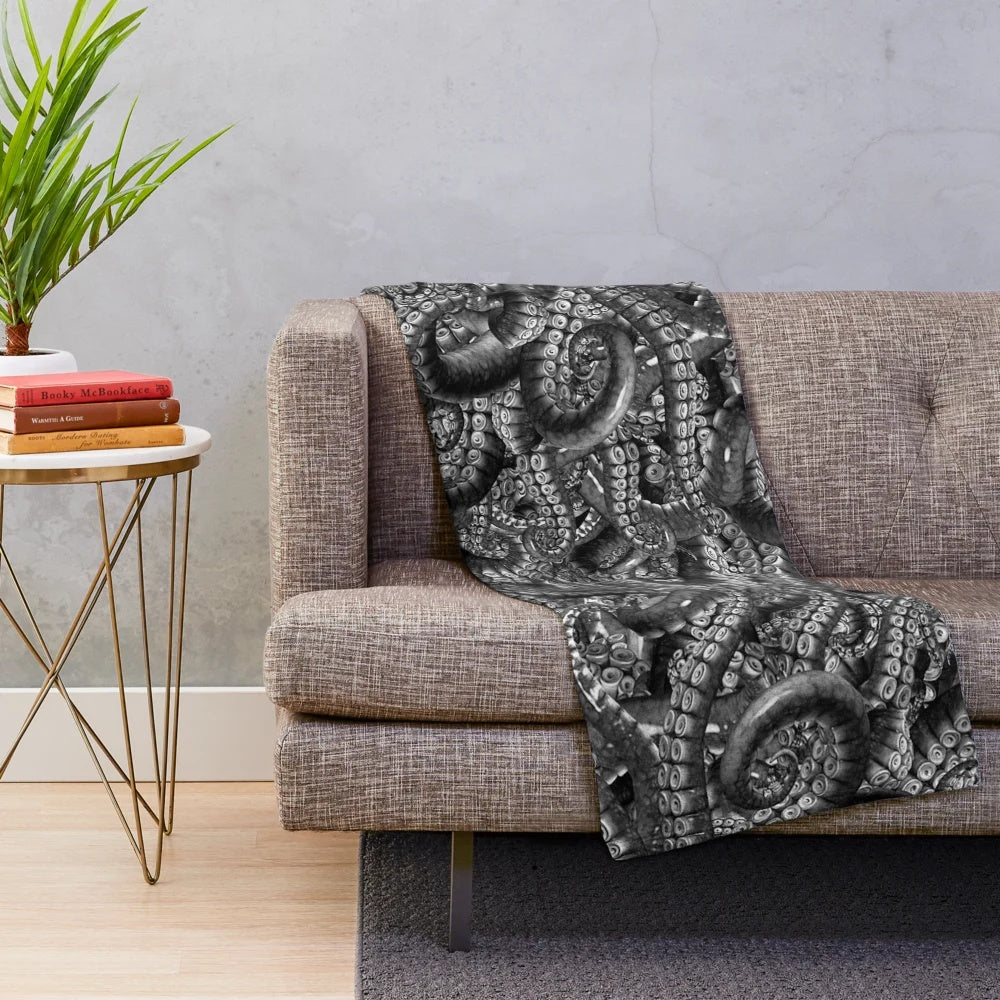 Tentacle-themed plush blanket with an ink design perfect for Lovecraft and anime enthusiasts