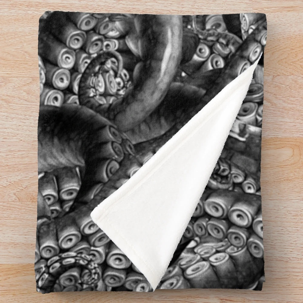 Tentacle-themed plush blanket with an ink design perfect for Lovecraft and anime enthusiasts