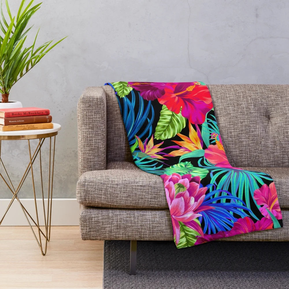 Tropical hibiscus pattern plush blanket