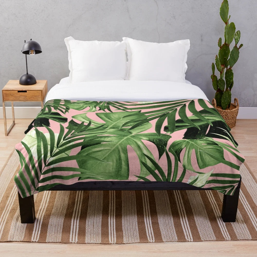 Tropical jungle leaves patterned plush blanket